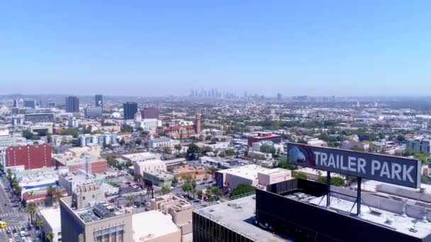 乘坐无人驾驶飞机前往洛杉矶市中心 — 图库视频影像