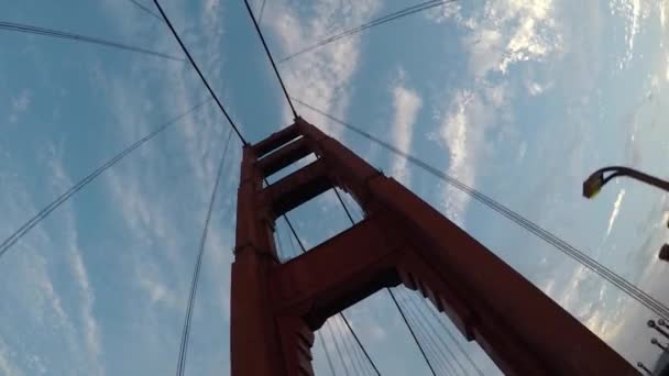 Conducir Bajo Puente Puerta Oro — Vídeo de stock