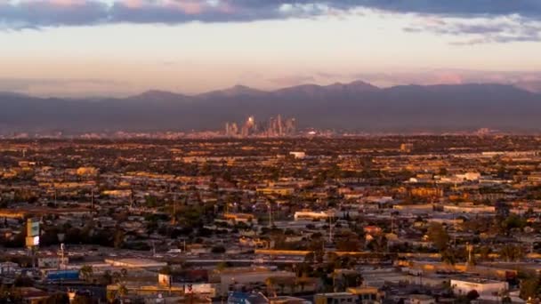 洛杉矶市中心的日落时间是用无人驾驶飞机度过的 — 图库视频影像