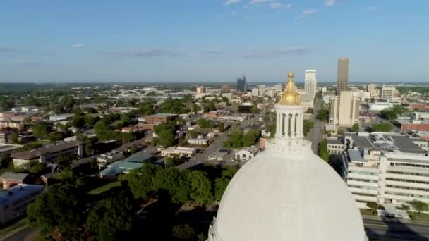 Drone Shot Capitol Building Dome Tip Little Rock — Stock Video