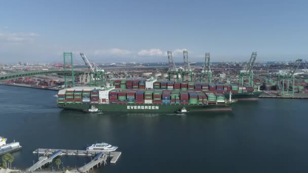 Long Beach Shipping Yard Door Antenne Drone — Stockvideo