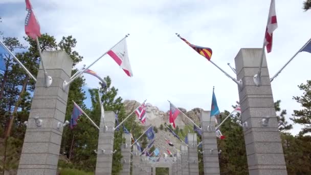 Entrada Para Montar Rushmore Com Bandeiras Turistas — Vídeo de Stock