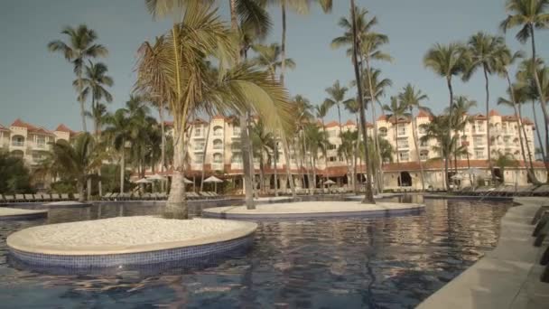 Leeg Tropisch Resort Zwembad Zomer Slow Motion — Stockvideo
