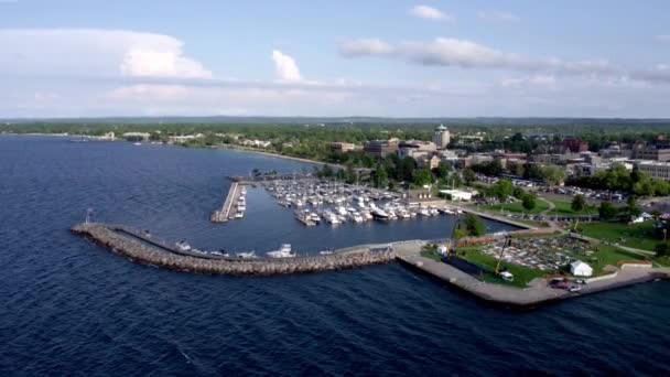 Tiro Dron Ciudad Transversal Puerto Michigan — Vídeos de Stock