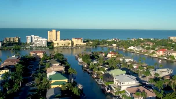 Casas Luxo Porto Tropical — Vídeo de Stock