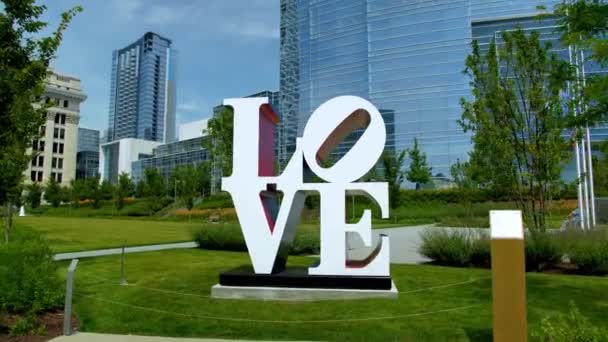 Video Van Milwaukee Liefde Sculptuur — Stockvideo