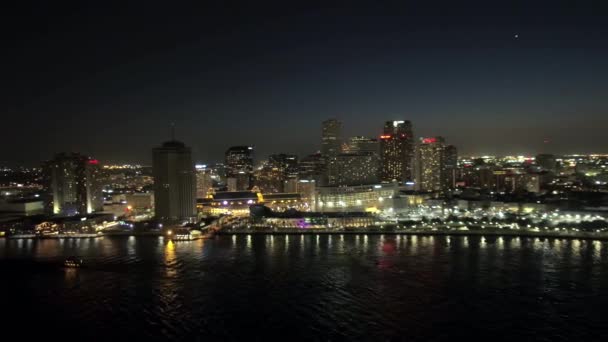 New Orleans Skyline Boven Mississippi Rivier Nachtelijke Drone Schot — Stockvideo