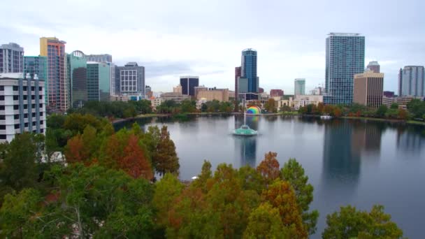 Stigande Drönare Skott Orlando Skyline Sjö Eola Park — Stockvideo