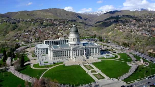 Salt Lake City Capitol Building Aerial Drone Mountains Skyline — Stock Video