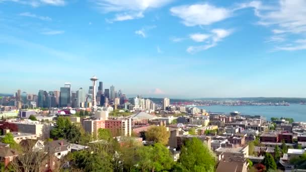 Seattle Skyline Görüntüsü Hava Aracı Tarafından Çekilmiştir — Stok video