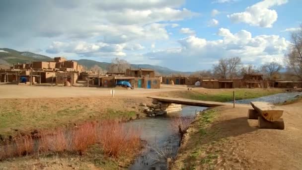 Tourists Taos Pueblo Native American Heritage Site — Stock Video