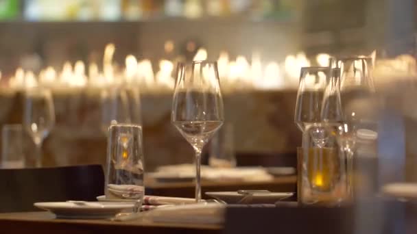 Verres Vin Près Une Cheminée Restaurant — Video