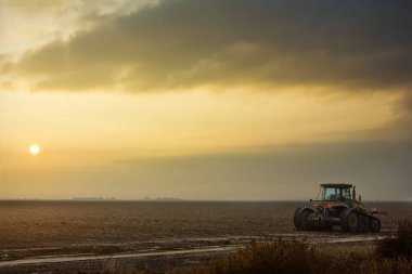 alanın üzerinde gündoğumu