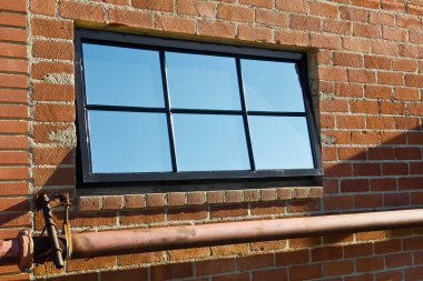 pencere tuğla duvar