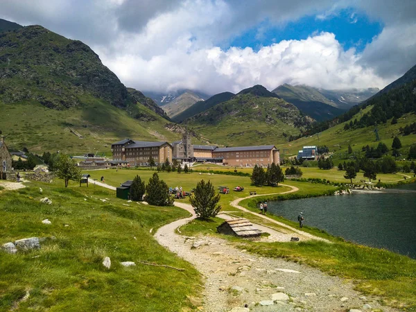 Impressive Landscape Sanctuary Vall Nuria Its Reservoir — Stock Photo, Image