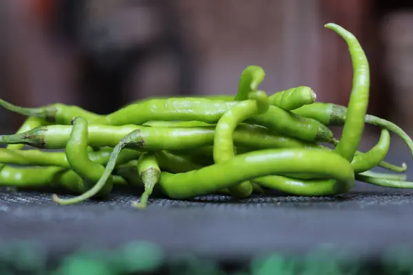 Pimenta Caiena Verde Com Fundo Branco — Fotografia de Stock