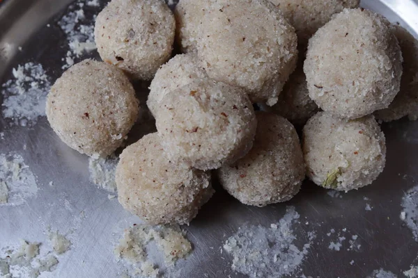 Close Ladoos Coco Rava Uma Tigela — Fotografia de Stock