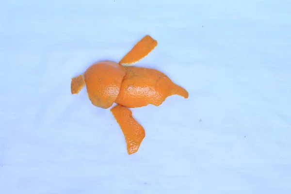 Cáscara Frutas Frescas Naranja Aislada Sobre Fondo Blanco — Foto de Stock