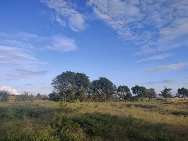 Fundo Céu Azul Com Nuvens — Fotografia de Stock