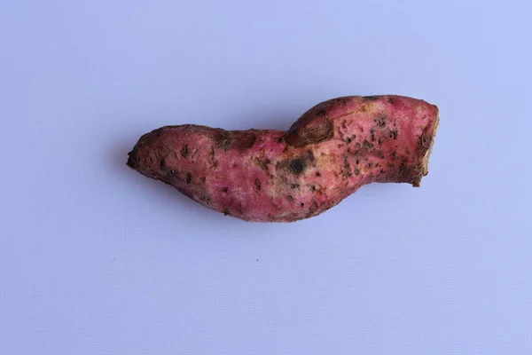 Färsk Sötpotatis Isolerad Vit Bakgrund — Stockfoto