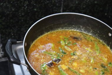 Taze organik tamotoes rasam beyaz arka planda izole