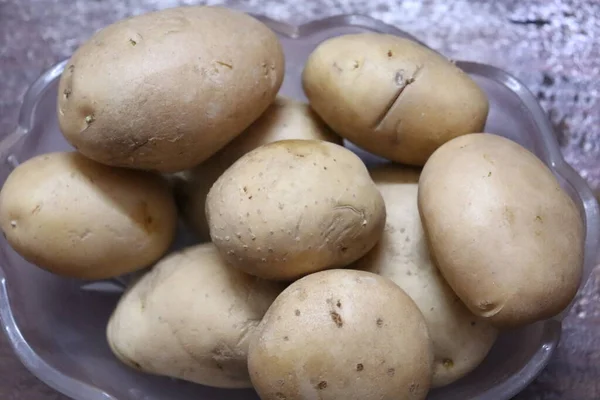 Patatas Ecológicas Frescas Aisladas Sobre Fondo Blanco —  Fotos de Stock