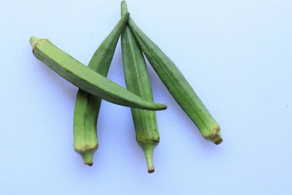 Dedos Jóvenes Frescos Okra Fondo Blanco — Foto de Stock