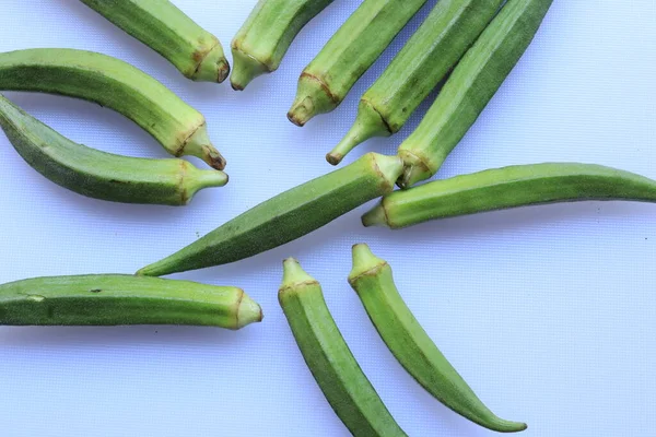 Dedos Jóvenes Frescos Okra Fondo Blanco — Foto de Stock