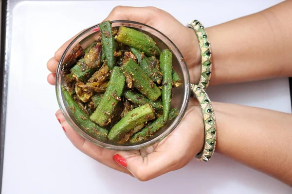 Frische Young Lady Fingers Braten Oder Okra Auf Weißem Hintergrund — Stockfoto