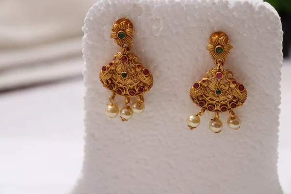 Wunderschöner Ohrring Für Traditionelle Indische Looks Künstlicher Modeschmuck — Stockfoto