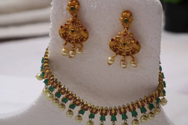 Mooie Oorbel Voor Indiase Traditionele Looks Kunstmatige Mode Sieraden — Stockfoto
