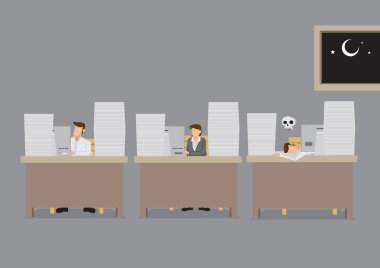 Ofis çalışanları gece geç saatlere kadar çalışıyor ve bir tanesi yorgunluktan öldü. Aşırı çalışma kavramı üzerine çizgi film vektör çizimi gri arkaplanda izole edildi.