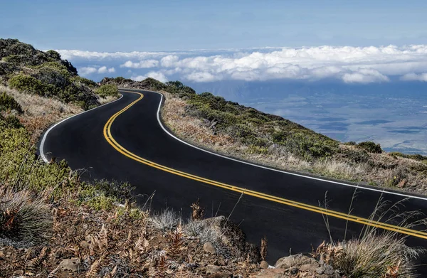 Maui Mountain Road Vägen Från Toppen Haleakal Börjar Ovanför Molnen — Stockfoto