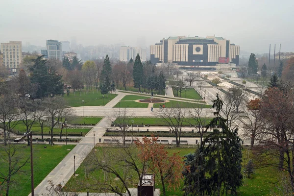 Sofia / Bulgaria - Novembre 2017: Vista sul balcone del Palazzo Nazionale della Cultura . — Foto Stock