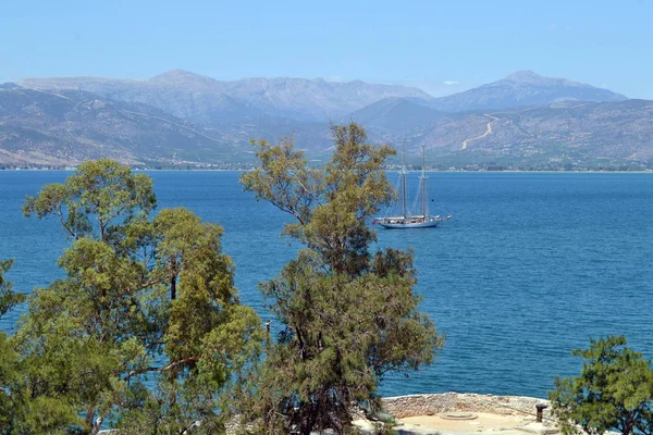 Sejlskib Den Argoliske Golf Nær Nafplio - Stock-foto