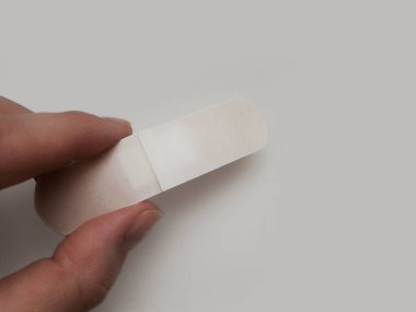 beyaz arkaplan izolasyonunda alçı yaması