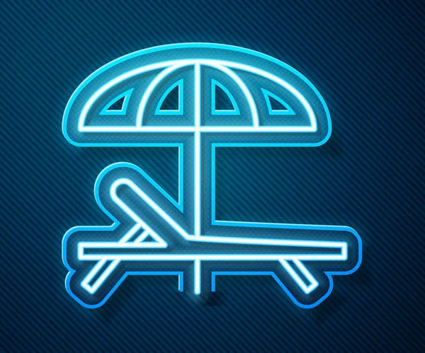 Świecąca neon linia Sunbed ikona izolowana na niebieskim tle. Parasol plażowy i leżak. Ilustracja wektora — Wektor stockowy