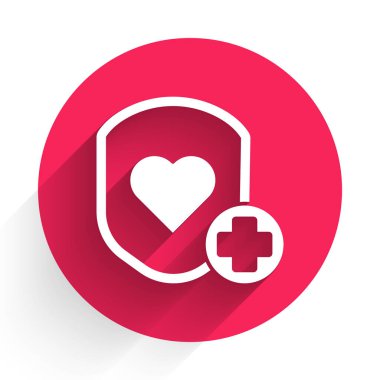 Beyaz Kalkan ve kalp atış hızı ikonu uzun gölgeli izole edilmiş. Sağlık koruma konsepti. Sağlık hizmetleri. Kırmızı daire düğmesi. Vektör İllüstrasyonu