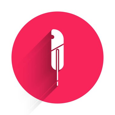 Beyaz Tüy kalem simgesi uzun gölgeli izole edilmiş. Kırmızı daire düğmesi. Vektör İllüstrasyonu