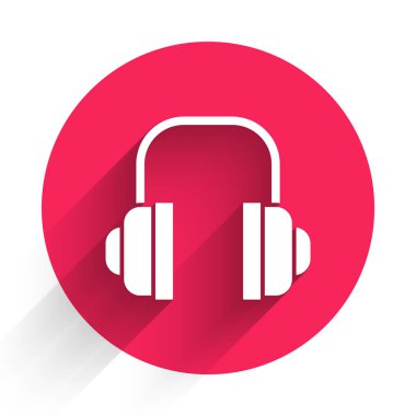 Uzun gölgeli beyaz kulaklık simgesi. Müşteri hizmetleri, yardım hattı, çağrı merkezi, faq, bakım. Kırmızı daire düğmesi. Vektör İllüstrasyonu