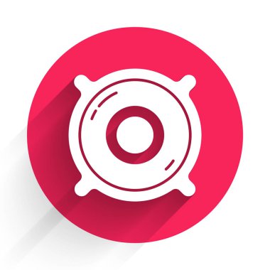 Beyaz Stereo hoparlör ikonu uzun gölgeli izole edildi. Ses sistemi hoparlörleri. Müzik ikonu. Müzikal sütun hoparlörü. Kırmızı daire düğmesi. Vektör İllüstrasyonu