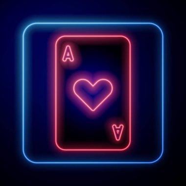 Mavi arkaplanda kalp sembolü simgesi olan parlayan neon oyun kartı. Kumarhane kumarı. Vektör İllüstrasyonu