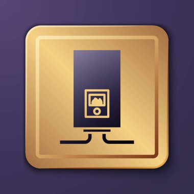 Mor arka planda izole edilmiş yanan bir ateş ikonu olan mor gaz kazanı. Altın kare düğme. Vektör İllüstrasyonu