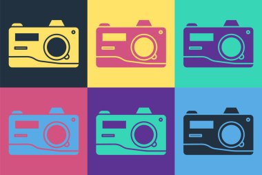 Pop Art Photo kamera simgesi renk arkaplanında izole edildi. Fotoğraf makinesi simgesi. Vektör İllüstrasyonu