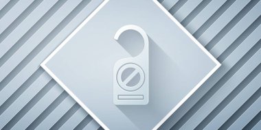 Kağıt kesiği Lütfen gri arkaplanda izole edilmiş simgeyi rahatsız etmeyin. Otel Kapısı Askısı Etiketleri. Kağıt sanatı tarzı. Vektör İllüstrasyonu