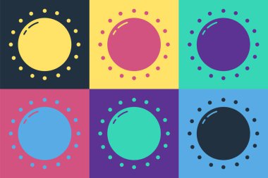 Pop Art Sun simgesi renk arkaplanında izole edildi. Yaz sembolü. Güneşli bir gün. Vektör İllüstrasyonu