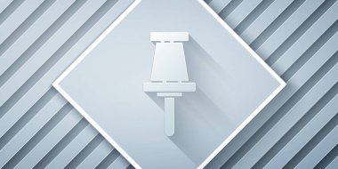 Kağıt kesiği Pin simgesi gri arkaplanda izole edildi. Raptiye işareti. Kağıt sanatı tarzı. Vektör İllüstrasyonu