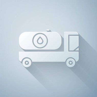 Kağıt kesiği yakıt tankeri ikonu gri arka planda izole edildi. Benzin tankeri. Kağıt sanatı tarzı. Vektör İllüstrasyonu