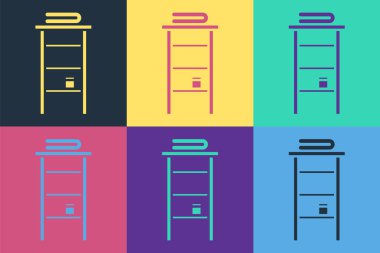 Havlular için rafları olan Pop Art Banyo rafı. Renkli arka planda izole edilmiş ikon. Banyo içi için mobilya. Vektör İllüstrasyonu