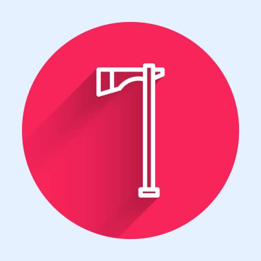 Beyaz çizgi Amerikan Tomahawk balta ikonu uzun gölgeli izole edilmiş. Kırmızı daire düğmesi. Vektör İllüstrasyonu